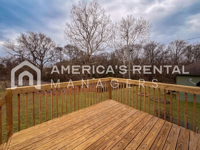 Building Photo - Updated Three Bedroom Two Bath Rental!