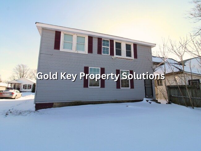 Building Photo - 816 W 11th St