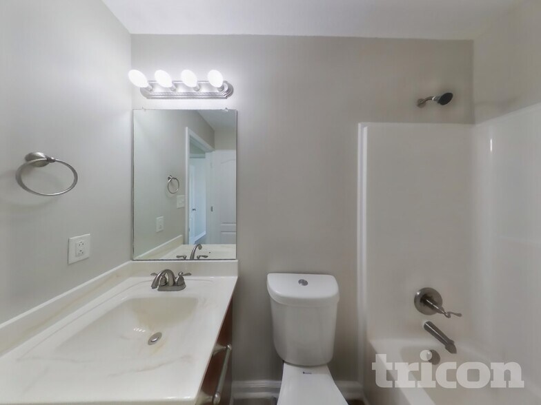 Building Photo - 1339 Loren Circle