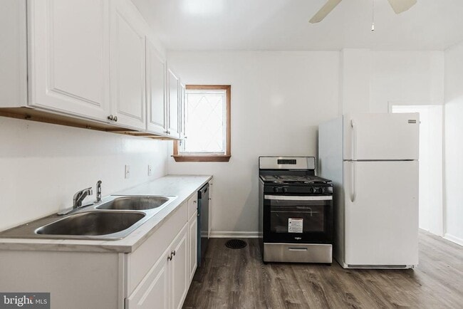 Building Photo - 724 Moyer St