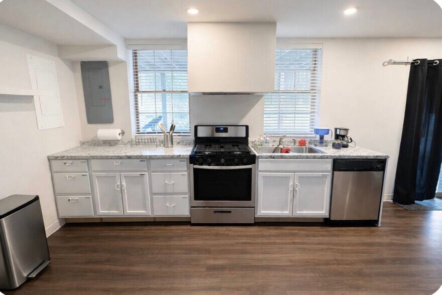 Kitchen - 3269 Westmart Ln