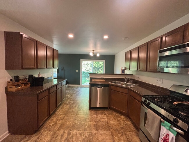 Building Photo - 1453 Carlisle Ln
