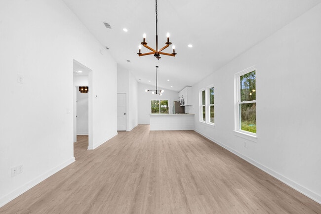 Building Photo - 964 W 9th St