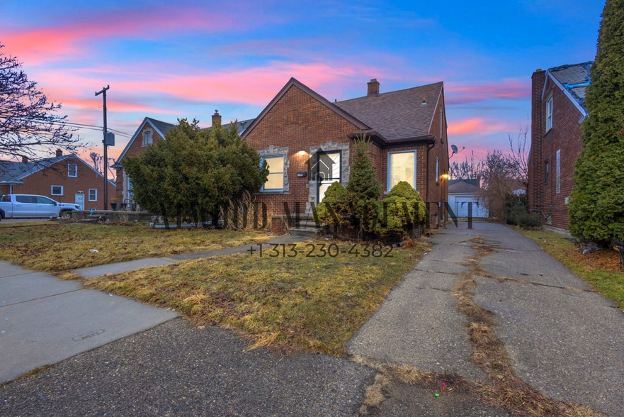 Building Photo - This beautifully updated 4-bedroom, 2-bath single-family home is ready for move-in!