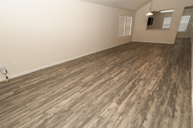 Building Photo - 75 Santa Barbara Dr