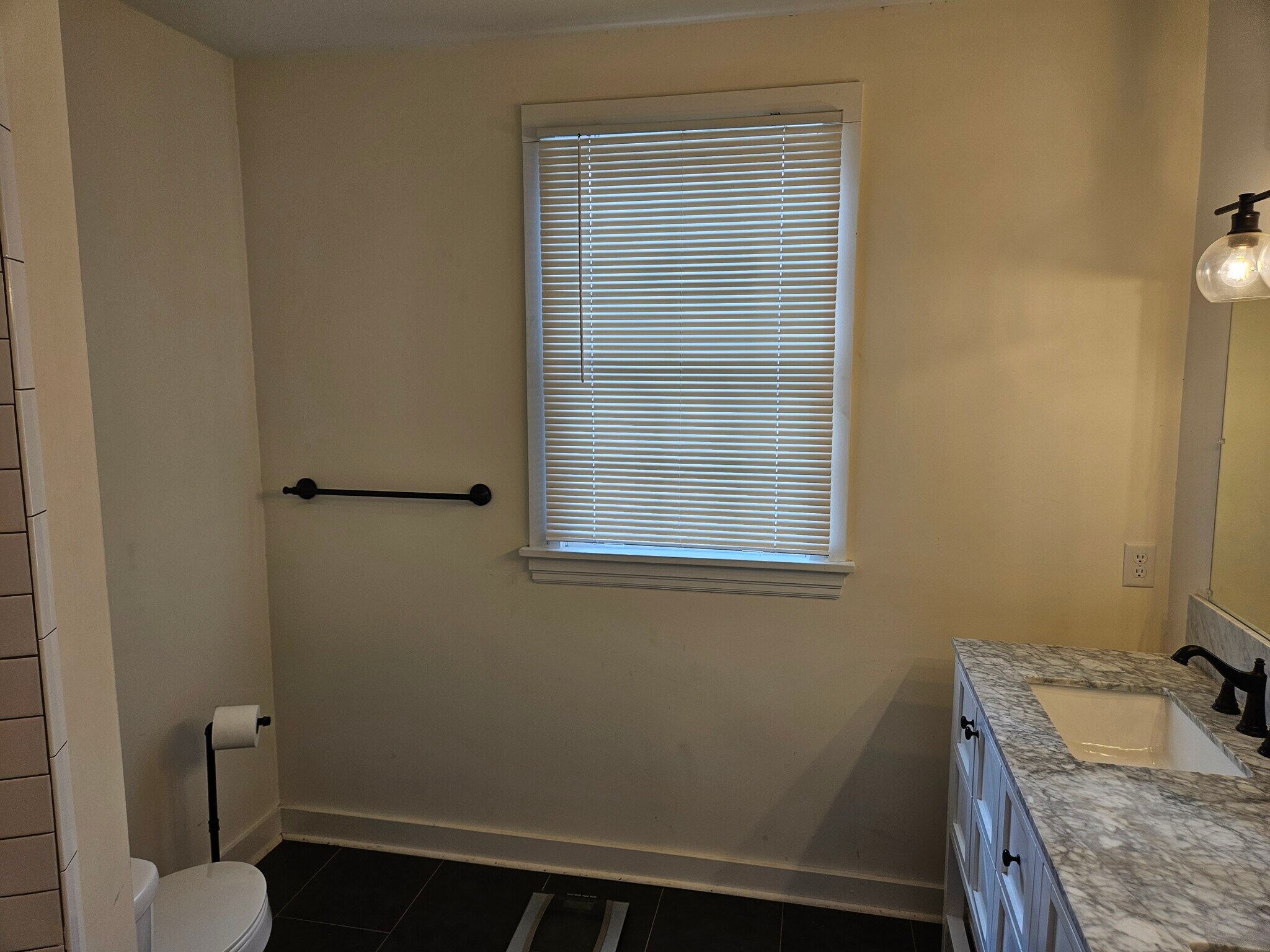 bath master - 308 E Leigh St
