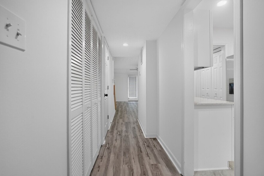 Building Photo - 2250 Kings Gate Cir SW