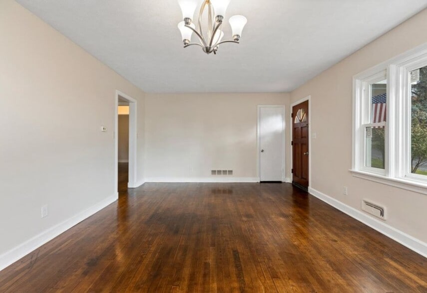 Building Photo - 226 Fraser Ln