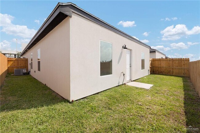 Building Photo - 4221 Heron Ave