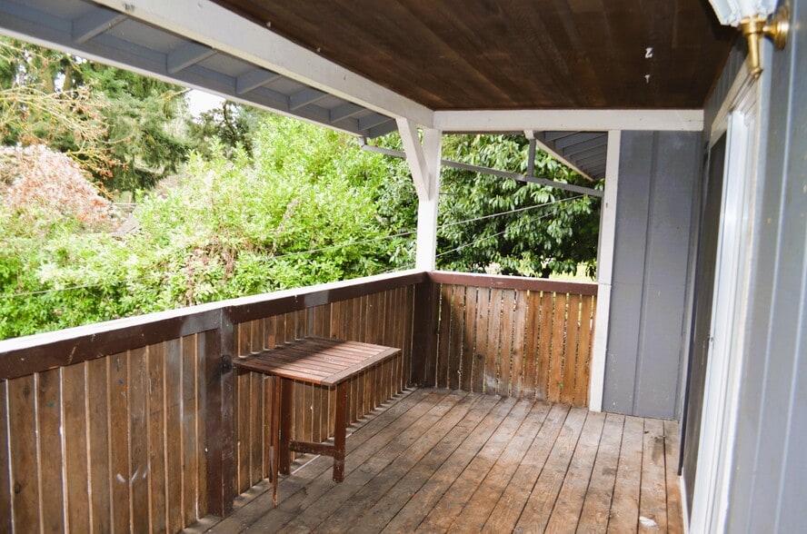 Building Photo - 319 Linn Ave