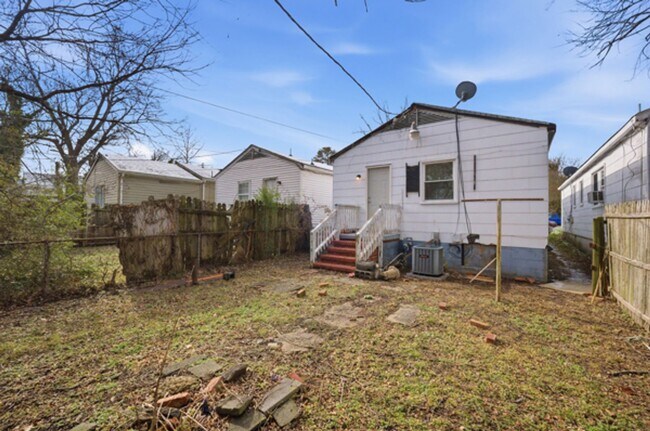 Building Photo - 126 Ash Ave