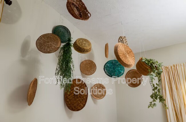 Building Photo - 720 S Broad St