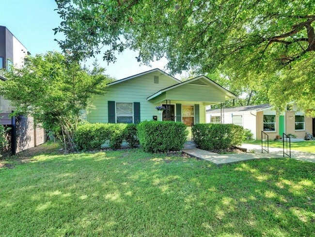 Building Photo - 3011 E 17th St