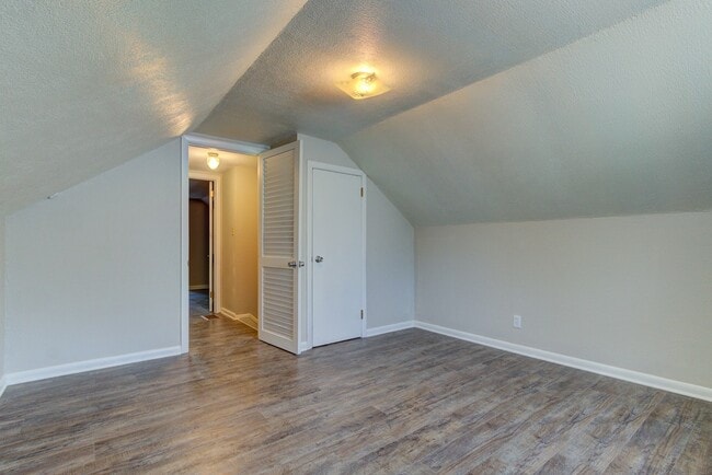 Building Photo - 1724 Northgate Rd