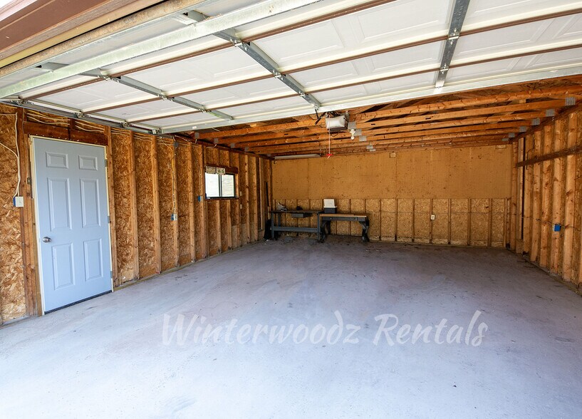Building Photo - 1405 Emilie St