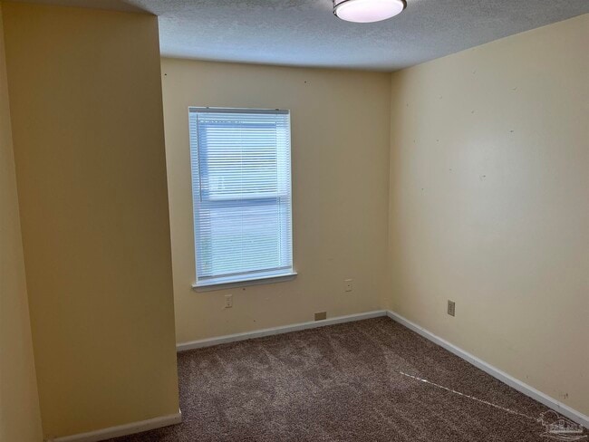 Building Photo - 3220 Redwood Ln