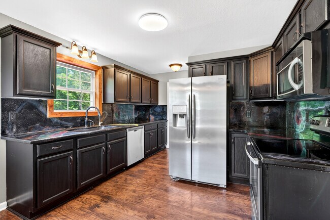 Building Photo - 3364 N Henderson Way