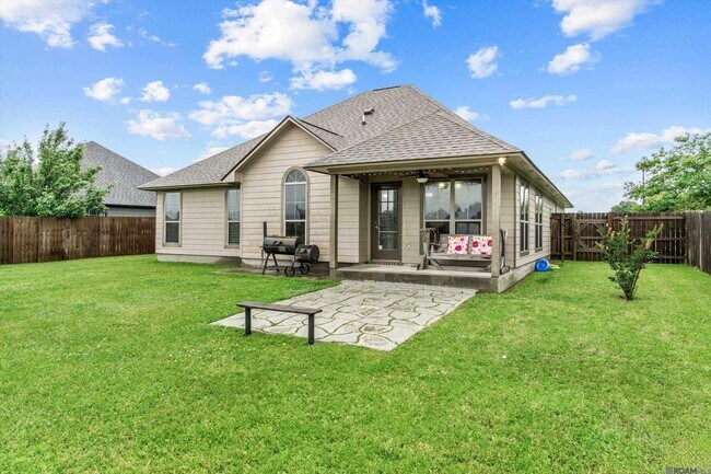 Building Photo - 41481 Hearthstone Ave