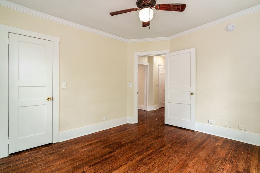 Building Photo - 409 13th St W
