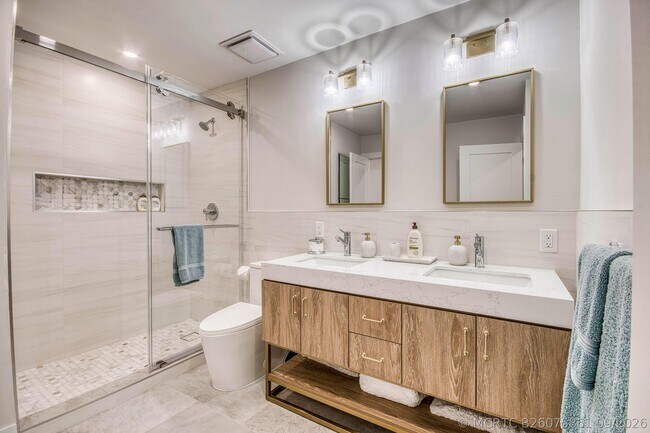 Building Photo - 757 Windermere Way