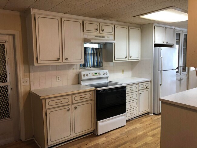 Building Photo - 1511 SW 65th Terrace