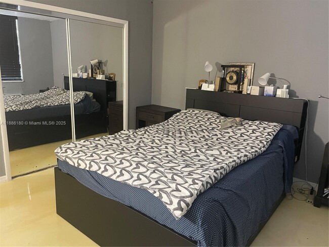 Building Photo - 1936 S Ocean Dr