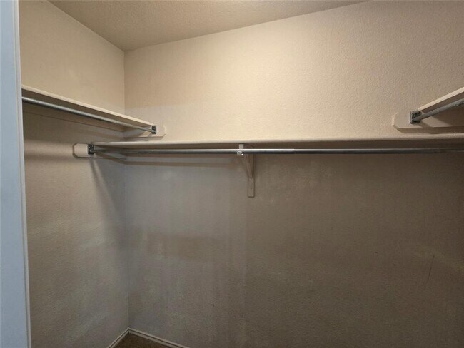 Building Photo - 505 Shant St