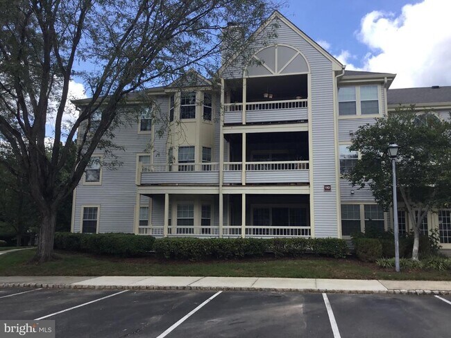 Building Photo - 110 Lowell Ct