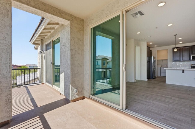 Building Photo - 5100 E Rancho Paloma Dr