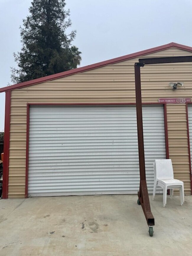 Building Photo - Beautiful Corner House with Shop