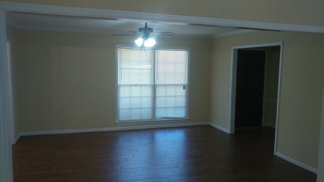 Building Photo - Nice 4 Bedroom 2 Bath Property Near Tuscaloosa/Cottondale Area