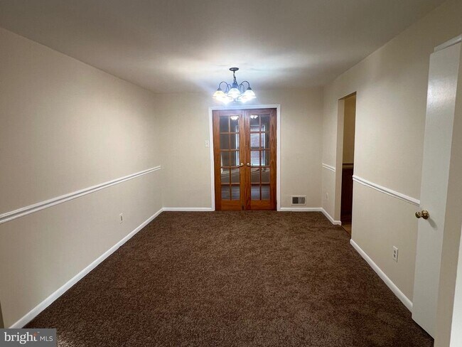 Building Photo - 800 Jefferson St NE