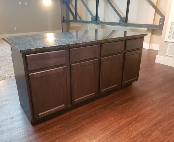 Building Photo - 411 Brady St