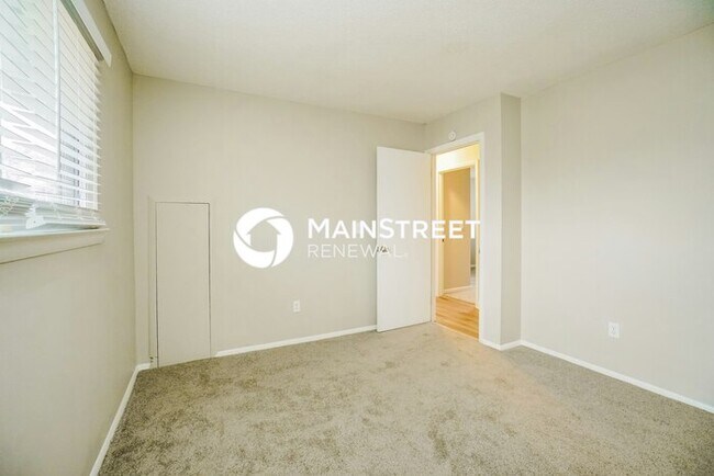 Building Photo - 5 Bedroom Pet-Friendly Home in COLUMBUS, O...