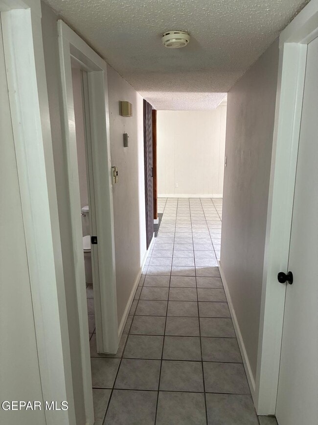 Building Photo - 6509 Escondido Dr