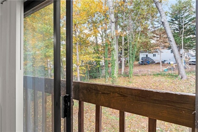 Building Photo - 2116 Scarbrough Rd