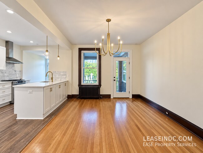 Building Photo - 1211 Park Rd NW
