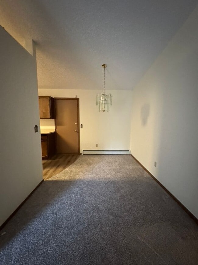 Building Photo - 5 Bedroom, 3 Bathroom, 2 Car Garage in North Pole - FUEL INCLUDED!