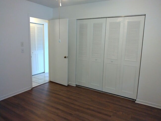 Building Photo - 2 bedroom 2 bathroom adorable house for rent