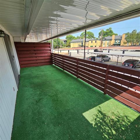 Building Photo - 6033 Sandhurst Ln
