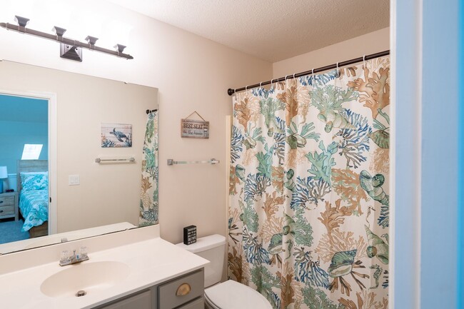 Building Photo - Furnished Seasonal Rental from December 7,...