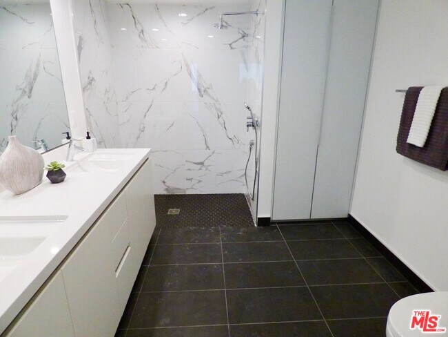 Building Photo - 1731 FEDERAL Ave