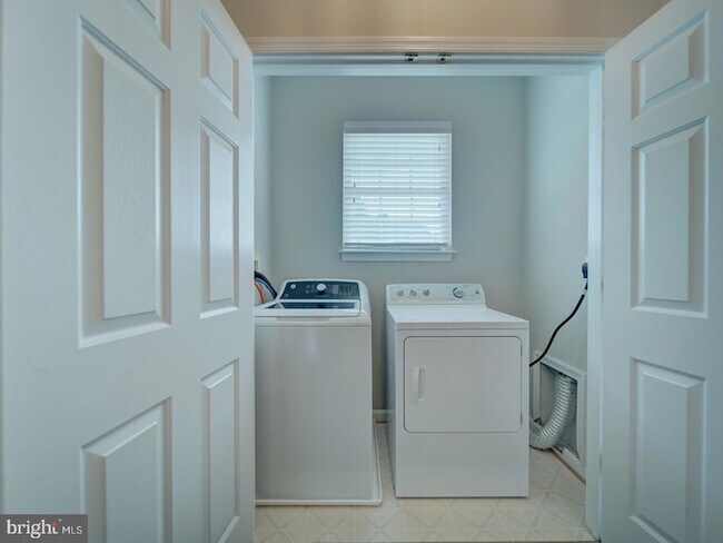 Building Photo - 6311 Hot Spring Ln