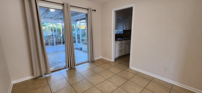 Building Photo - 8368 SE Pine Cir