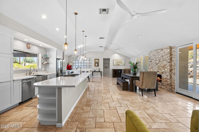 Building Photo - 14436 N Coral Gables Dr