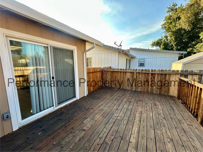 Building Photo - Charming 3 Bed/2 Bath Home in Stockton, CA...