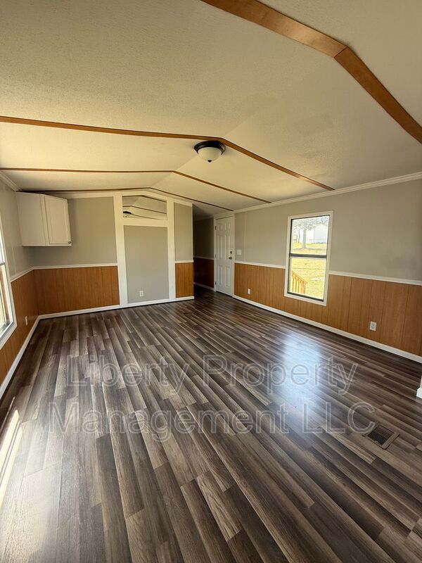 Building Photo - 21 Hillside Ln