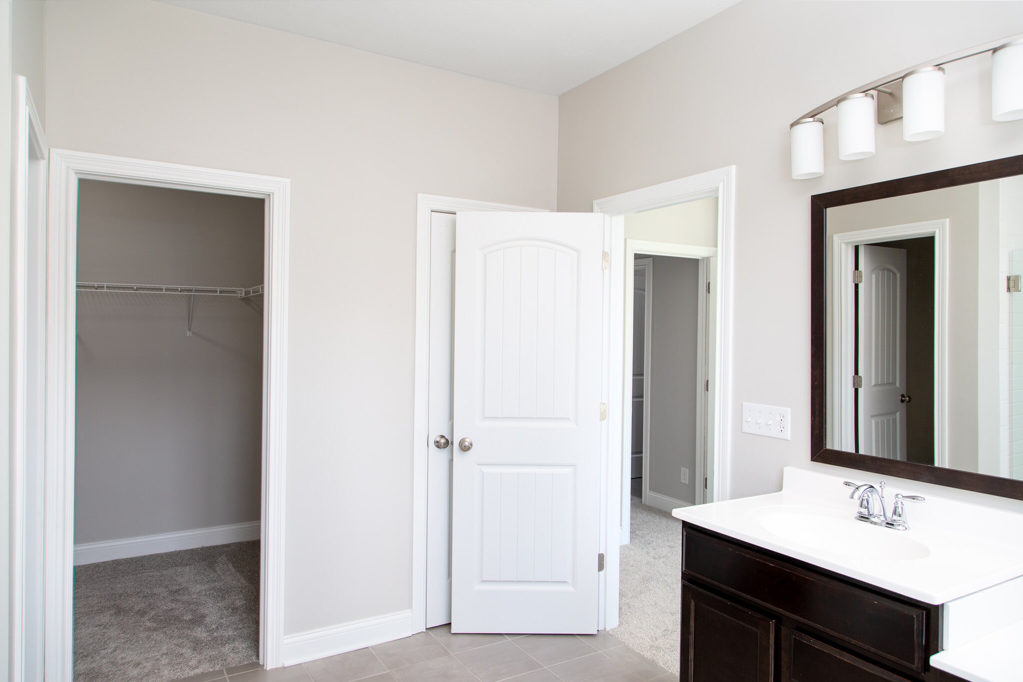 Building Photo - 14277 James Dean Dr