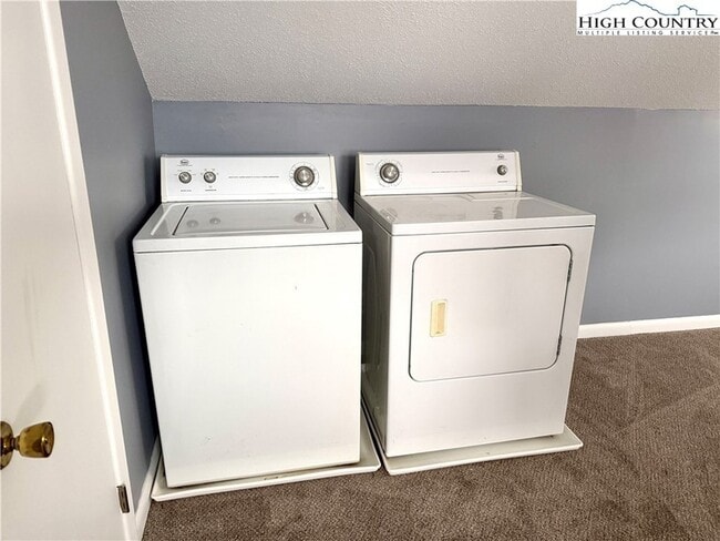 Building Photo - 146 Old East King St