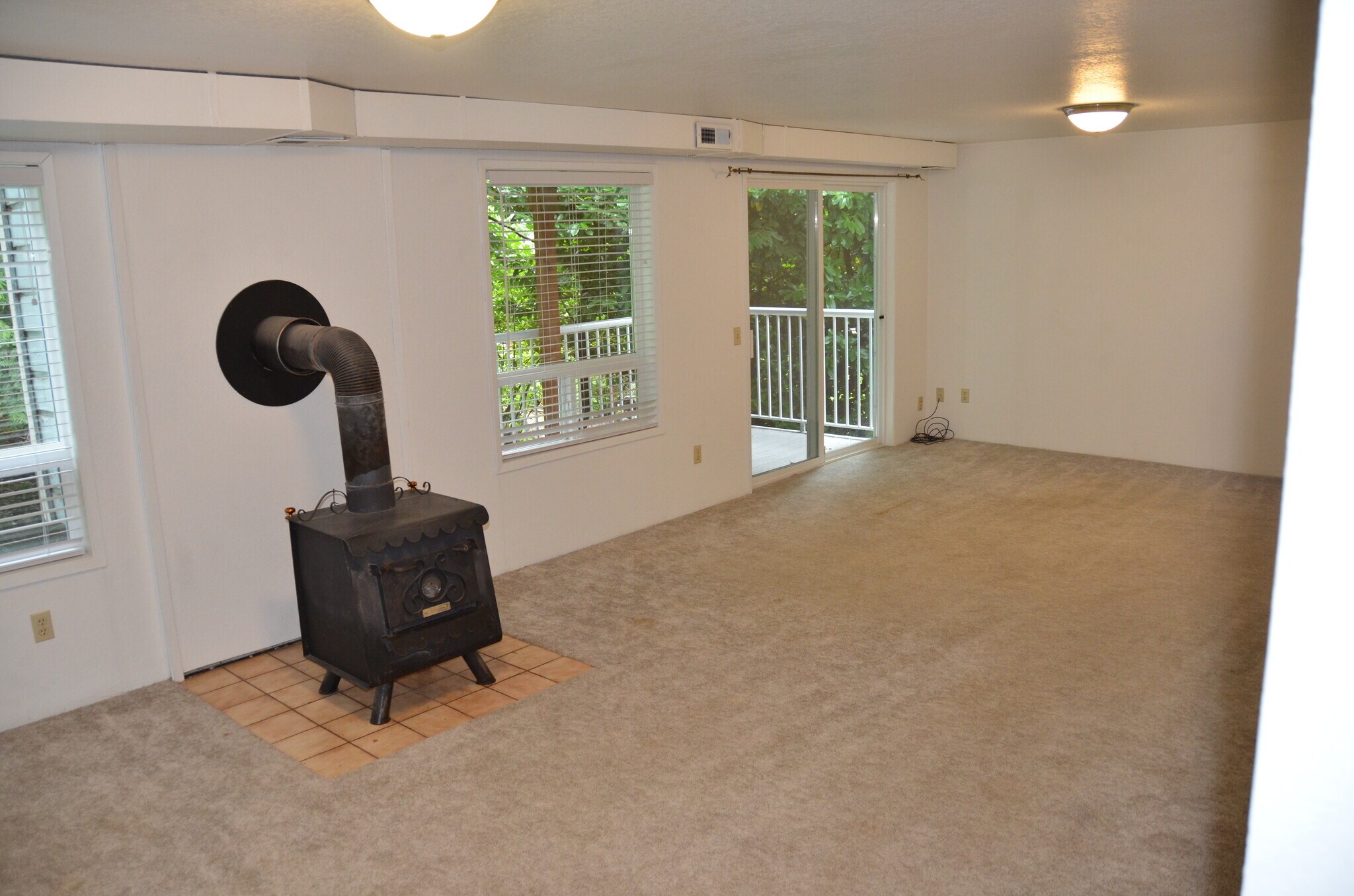 Building Photo - 3700 Beazer